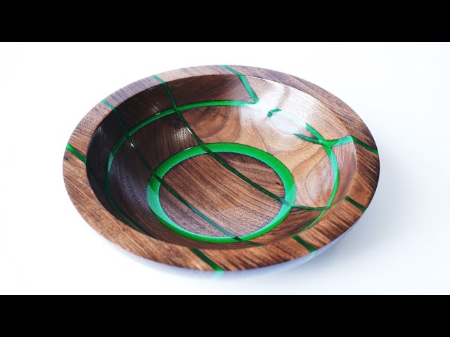 Woodturning | The Emerald Walnut Bowl
