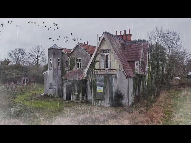 THE SINISTER MANSION - Abandoned mansion with everything left inside - family left overnight