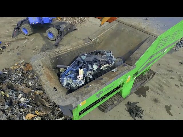 TITAN 950 - Shredding of car bodies