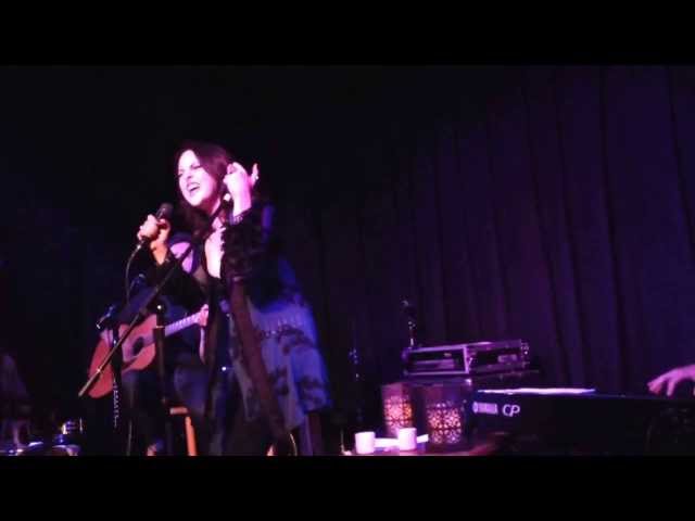 Liz Gillies - What's Up [4 Non Blondes cover] (Live at Genghis Cohen)