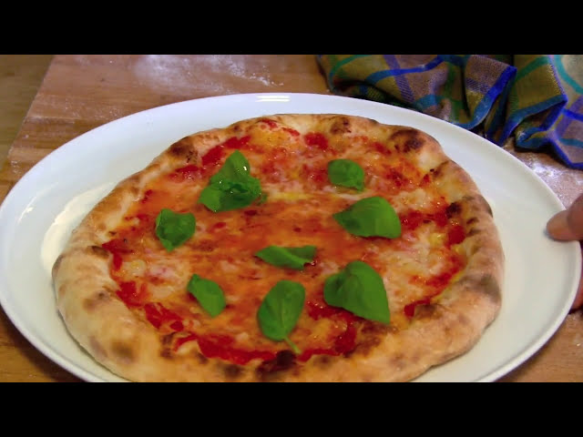 Der Pizzaofen für die perfekte Pizza zuhause-Pizza Margherita in 3 Minuten fertig gebacken
