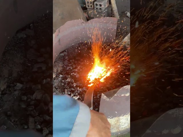 FORGING A SWORD FROM A RUSTY CHAINSAW BAR  @AmazingKKDaily