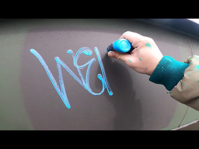 Graffiti review with Wekman.  Ink On The Run 901 Soultip BLUE PASTEL