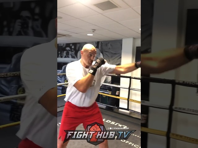 TYSON FURY TRAINING FOR NGANNOU! SHADOW BOXES & FIRES QUICK KO COMBOS!