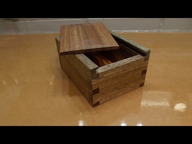 Echte Handarbeit #1 / Kleine Holz Box / only with hand tools