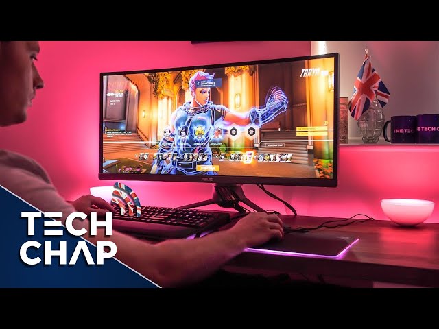 Philips Hue & Razer - The Ultimate RGB PC Gaming Setup? | The Tech Chap