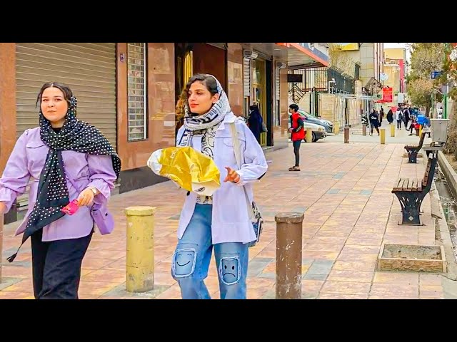 Walking tour in Arak, Iran 2022 | The real face of life in the Middle East
