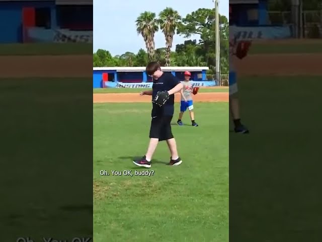 Gary Sheffield hits a kid with a line drive at Gronk's baseball game ⚾🤕 #shorts