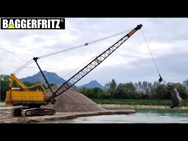 Weserhütte W320 dragline is digging gravel in Germany