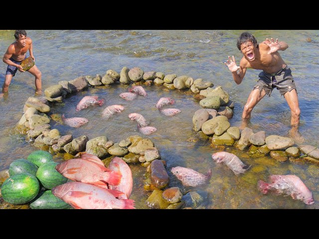 build Reative a stone dam to trap fish- Cooking fishRED on arock of survival #000150