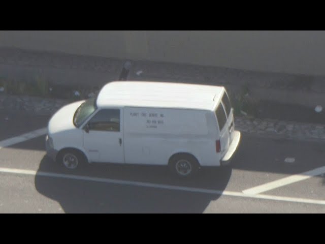 Kidnapping suspect ditches white van, goes on walk