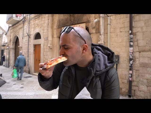 Italian Food in Puglia - FOCACCIA + ITALIAN SASHIMI + Italian street food tour in Bari, Italy