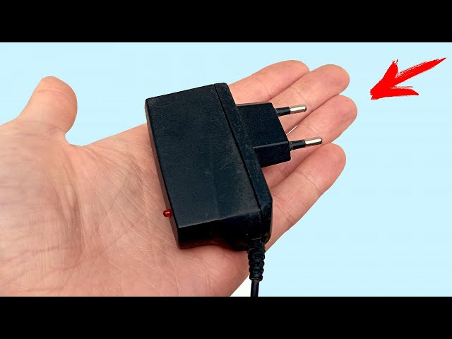 GENIUS DIY idea from an old phone charger!