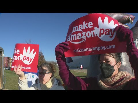 Amazon workers in Joliet hold Black Friday protest