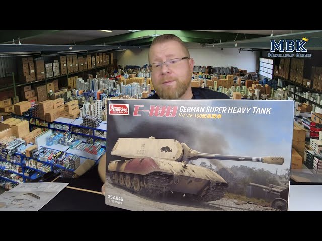 MBK unboxing #890 - 1:35 Superheavy Tank E-100 with Maus-Turret (Amusing Hobby 35A046)