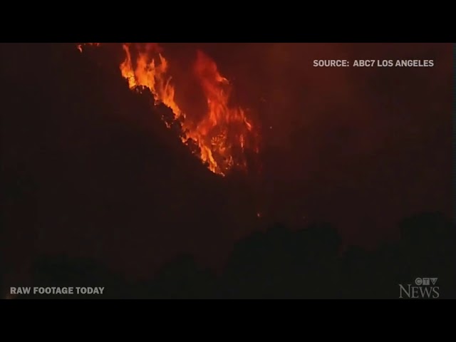 U.S. West Coast Wildfires: Timelapse shows wildfire smoke across Oregon sky
