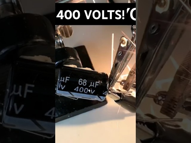 400 V - Charging and discharging a capacitor