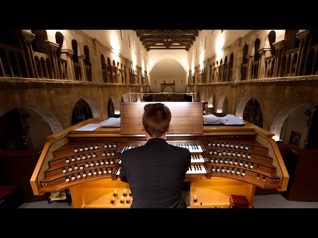 'Prelude in C' on one of the most powerful Pipe Organs in the World - Paul Fey