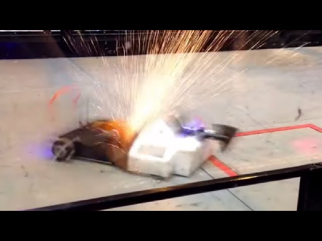 Robot Battle: Overdrive messes up Hatchet, itself