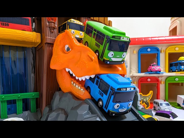 Tayo the Little Bus☆Let's play with friends on the dinosaur slope tower!