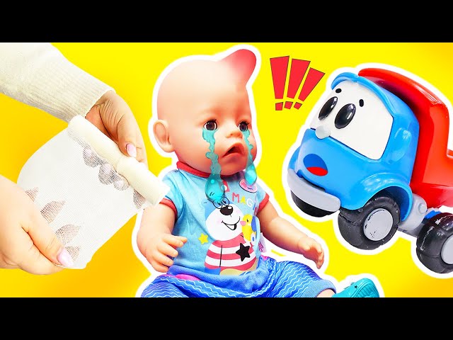 Baby Emily Doll meets Leo! New dolls videos for kids & pretend to play with toys. Nursery toys.