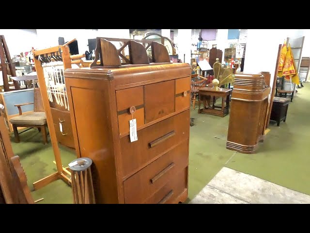 I've NEVER seen so much FURNITURE...LARGEST ANTIQUE Mall