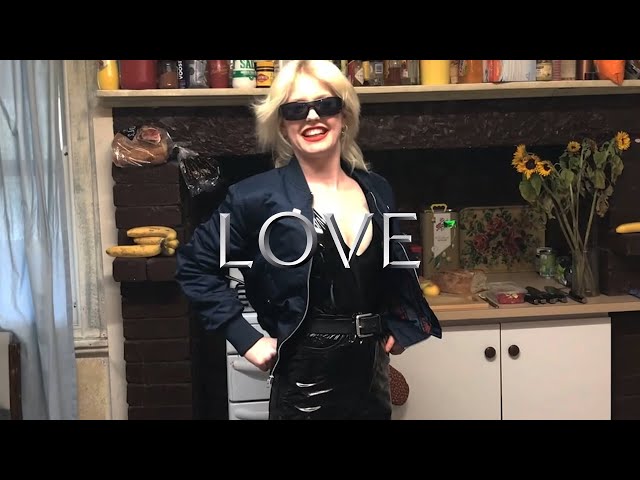 Amyl and the Sniffers give a cooking tutorial like you've never seen before | #LOVEIN