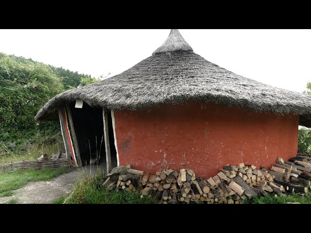 Iron Age Britain: The Roundhouse