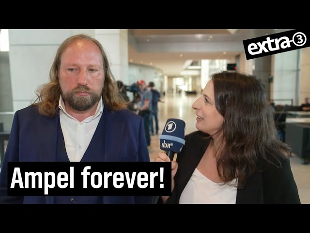 Größter Fan der Ampel: Caro Korneli im Bundestag | extra 3 | NDR