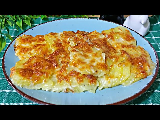 Recipe for delicious creamy potatoes with onions in the oven❗Simple recipe🔝