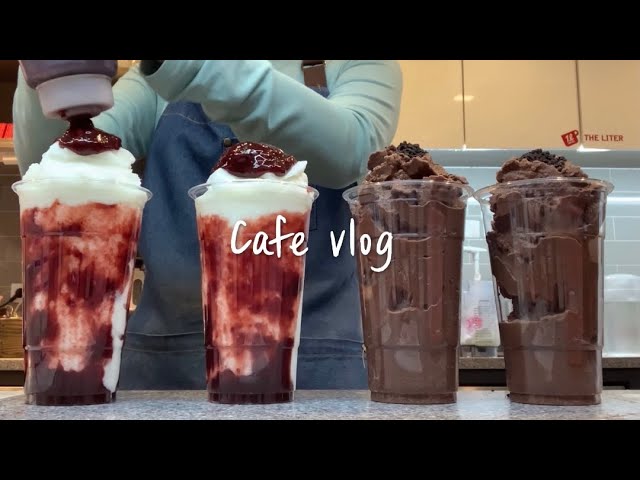 📣 Choco vs Strawberries What's your choice? / cafe vlog