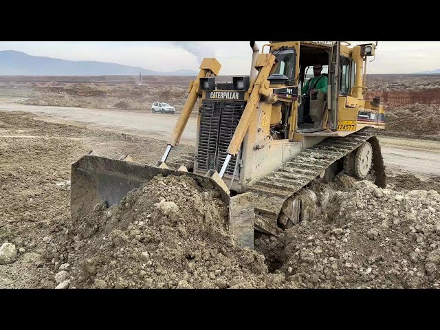 Caterpillar D6H Bulldozer Pushing Soil - Labrianidis Mining Works - 4k