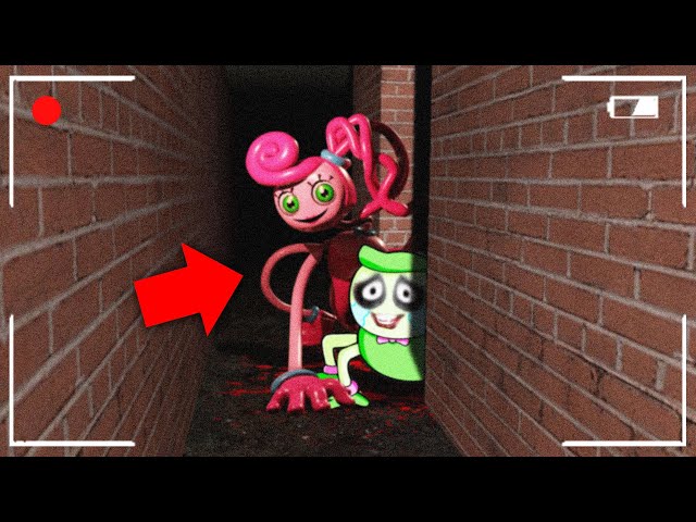 STALKED BY LONG LEGS FAMILY IN A MAZE... (Full Movie)