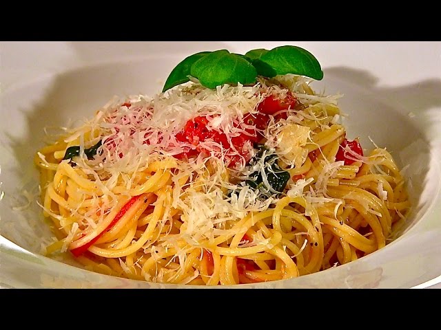 Spaghetti mit Tomatensauce-Tomatensoße-Pasta Sauce-Vegan