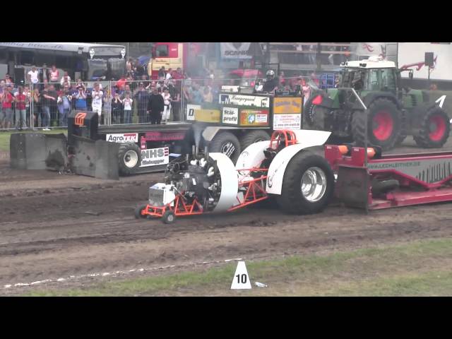 Oil Addict 2500kg Modified - 2nd DM Tractor Pulling
