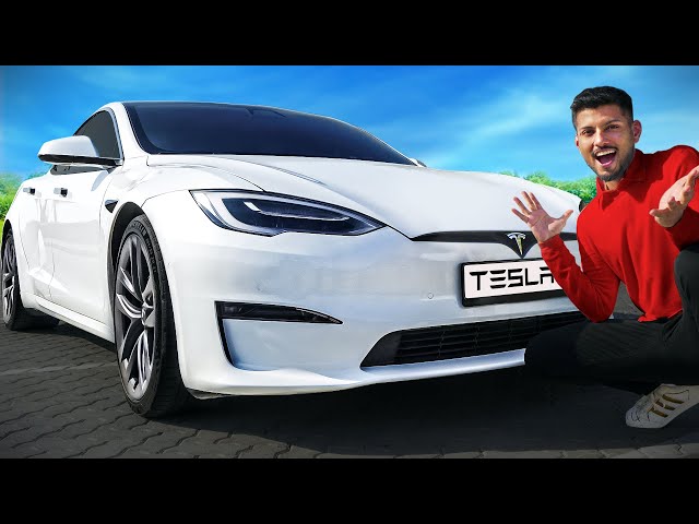 World's Fastest Electric Car ! *Tesla Model S Plaid*