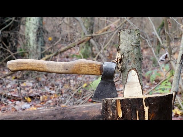 A Simple Trick Everyone Who Carries a Hatchet Should Know! Axe, Survival, Bushcraft, Woodworking