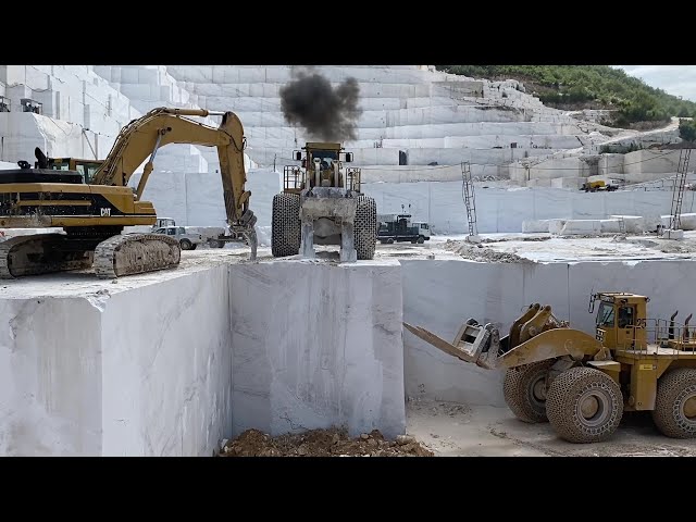 Komatsu & Caterpillar Wheel Loaders Working On The Biggest Marble Quarry Of Europe - Birros Marbles
