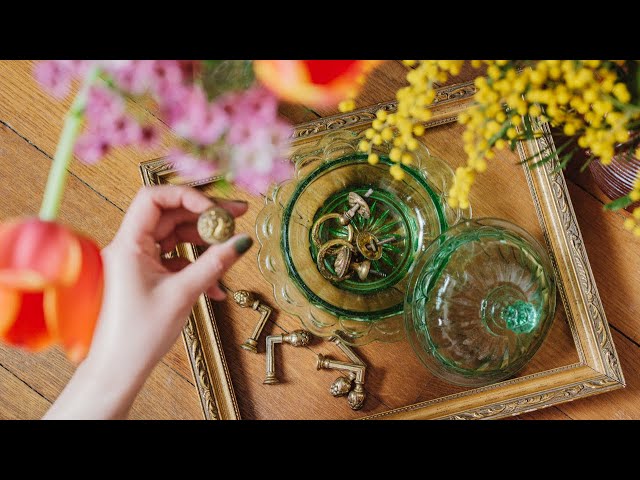 Shopping at the flea market in Paris｜Vintage and Antique Hunting｜Beautiful glassware