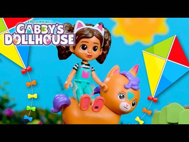 RUNAWAY KITE! Gabby's Windy Day at the Dollhouse | GABBY'S DOLLHOUSE TOY PLAY ADVENTURES