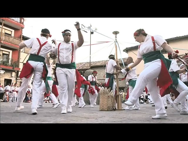 Danzantes de Jaraíz de la Vera  Concentración de Danzantes norte de Cáceres en Garganta la Olla.