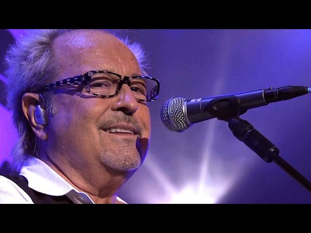 Foreigner - I Want To Know What Love Is 2010 Live Video HD