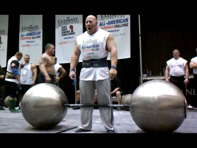 Terry Hollands 1025 lbs (465 kg) deadlift.