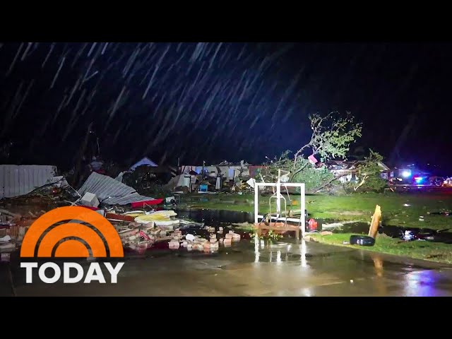 New round of tornadoes rip through central US, more on the way