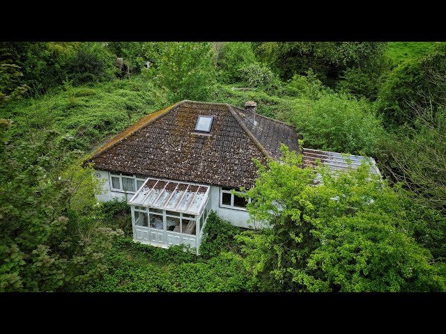 Untouched Abandoned House: Frozen In Time For A Decade - Everything Left Inside!
