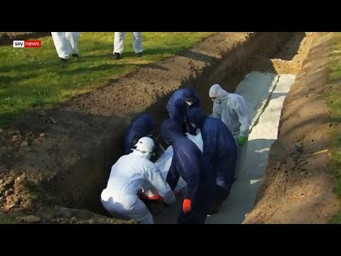 10 Muslim coronavirus victims buried alongside each other