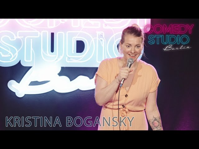 Ghosten im Seniorenheim - Kristina Bogansky | Comedy Studio Berlin