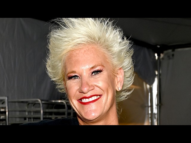 What Really Caused Anne Burrell's Restaurant To Close