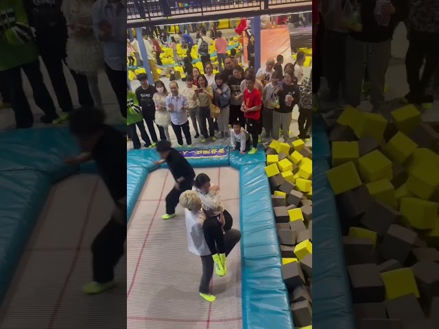 Watch This Teen Jump Around A🥱🥱Fun Park Trampoline For The First Time