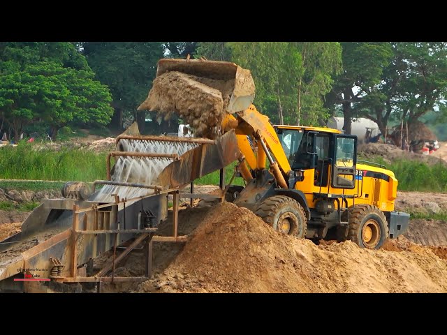 Best special wheel loader work operator machines clean the sand
